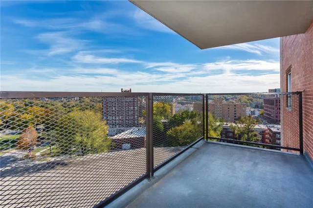 $375,000 | 4550 Warwick Boulevard, Unit 70304, Kansas City, MO 64111