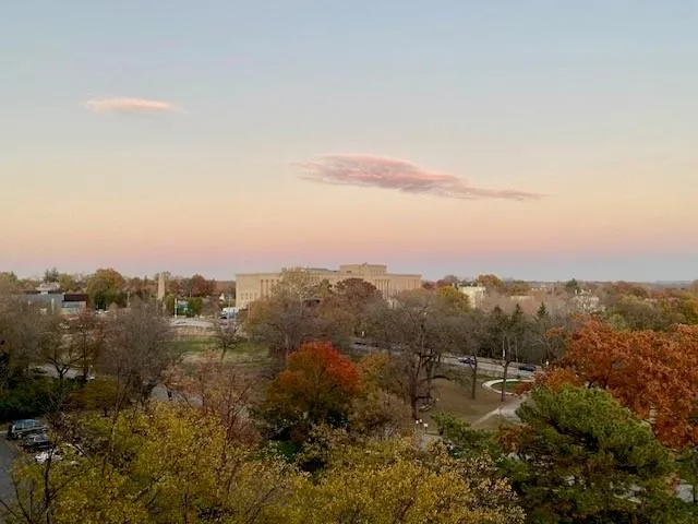 $375,000 | 4550 Warwick Boulevard, Unit 70304, Kansas City, MO 64111