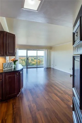 $375,000 | 4550 Warwick Boulevard, Unit 70304, Kansas City, MO 64111