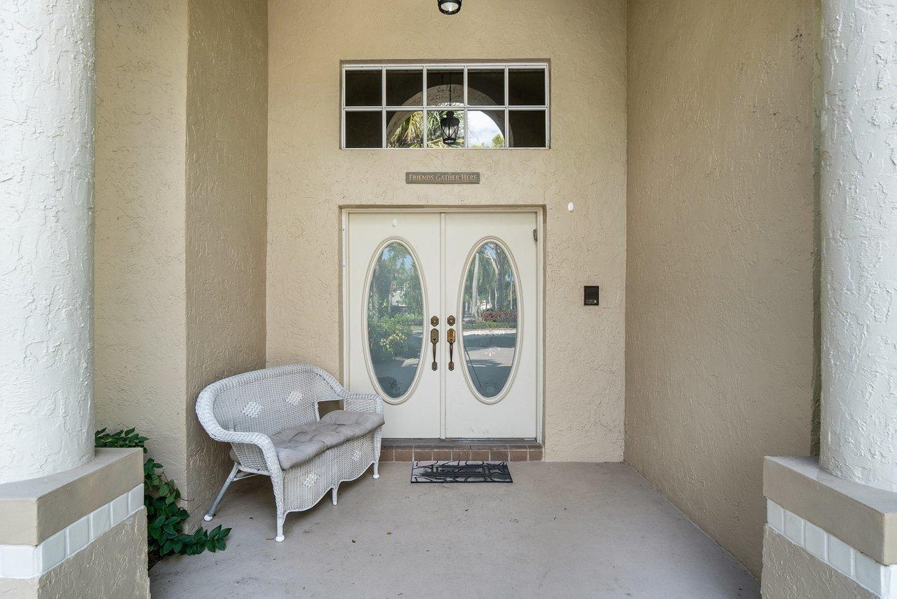 10921 Haydn Drive Boca Raton, FL 33498 - Photo 5 of 45 a view of a livingroom with furniture