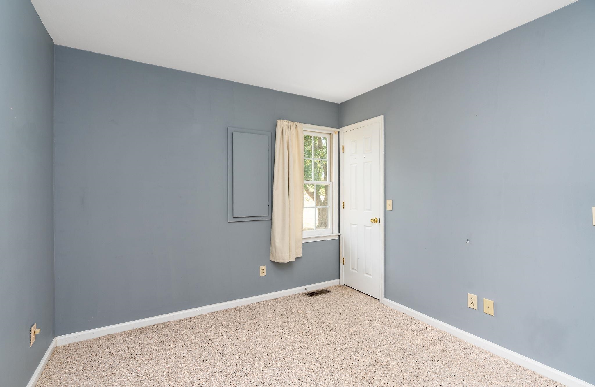 479 Battlefield Road Fort Defiance, VA 24437 - Photo 24 of 51 a view of an empty room with window