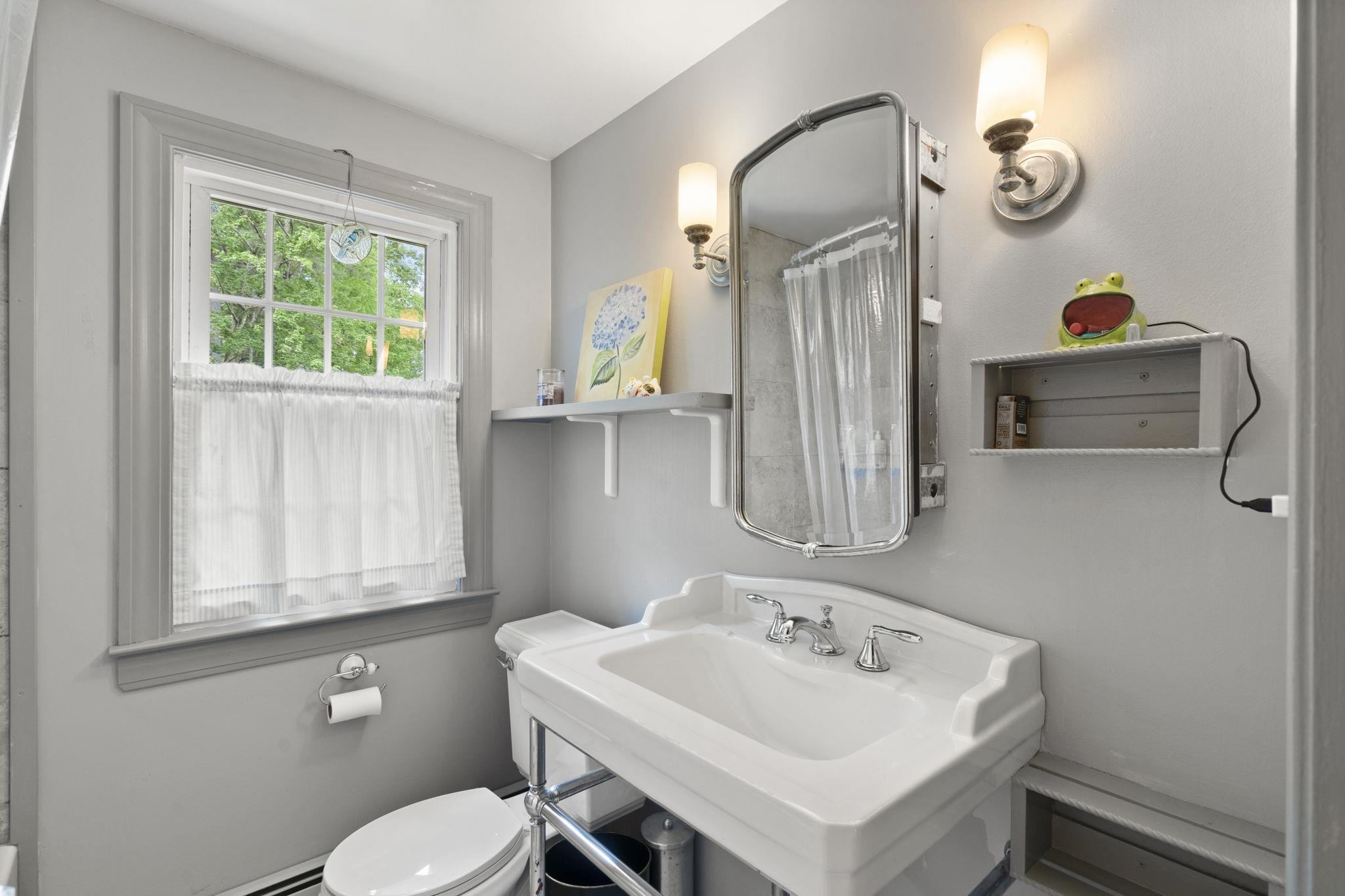 11 Dunbarton Drive Nashua, NH 03063 - Photo 31 of 45