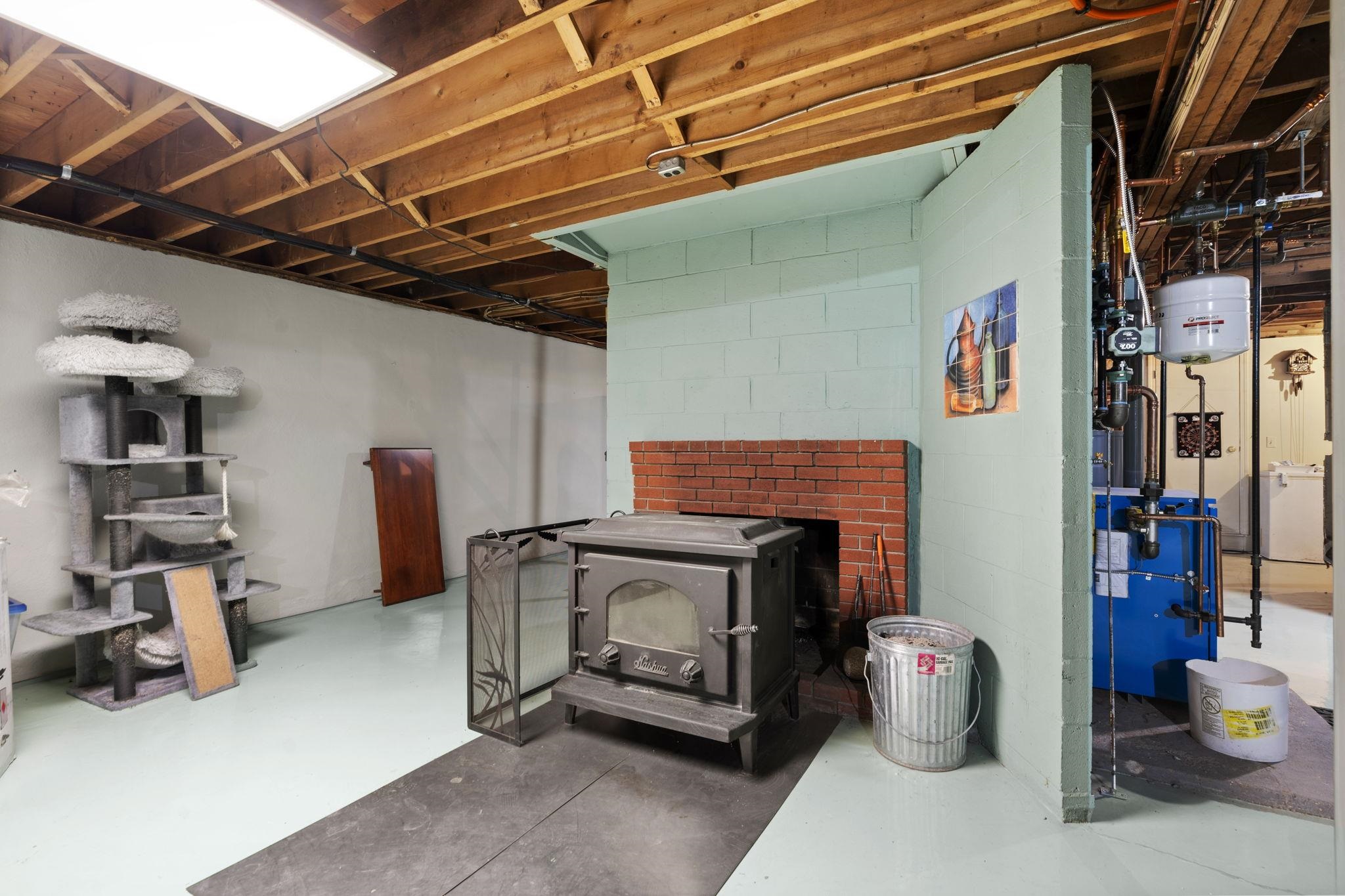 11 Dunbarton Drive Nashua, NH 03063 - Photo 42 of 45