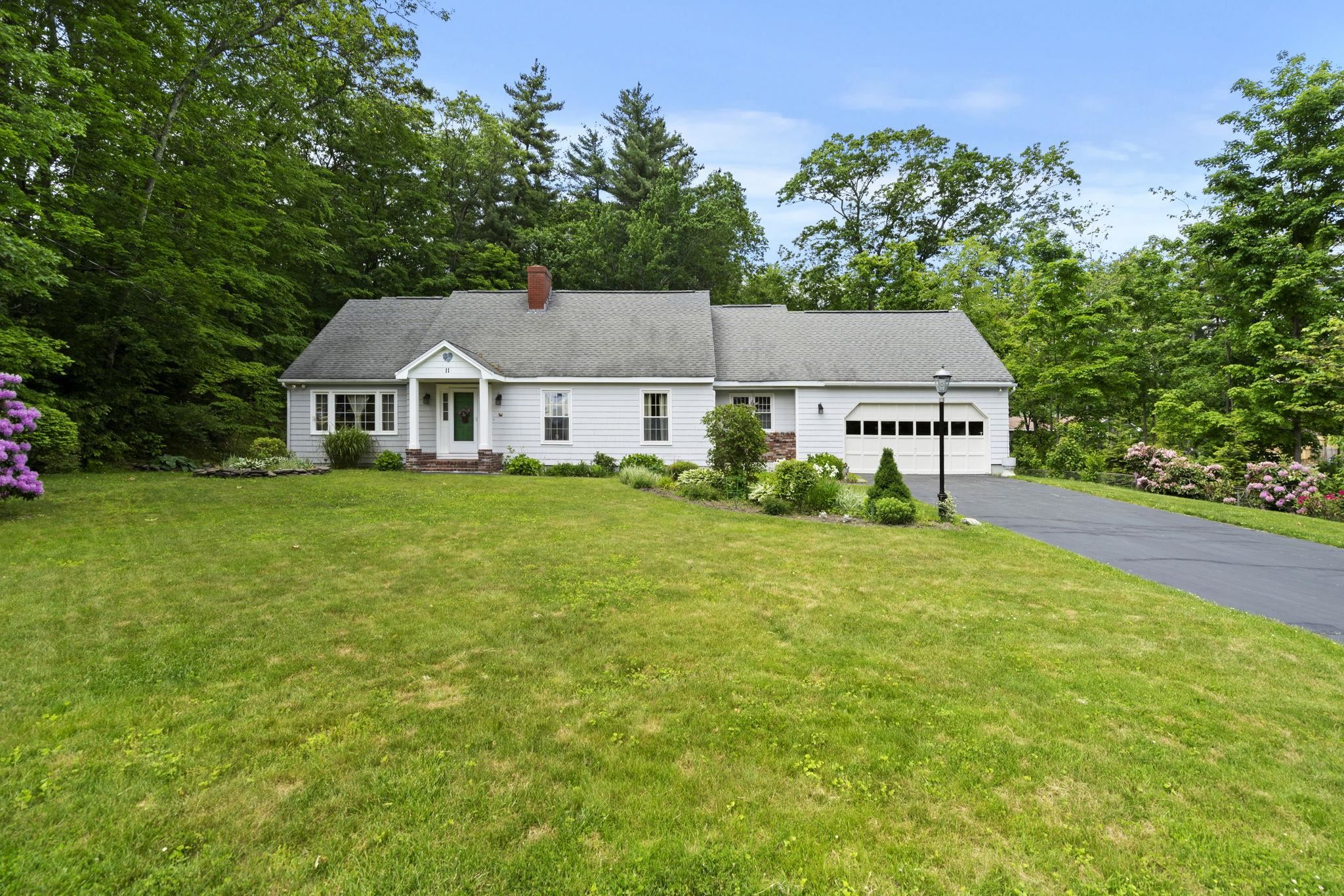 11 Dunbarton Drive Nashua, NH 03063 - Photo 5 of 45