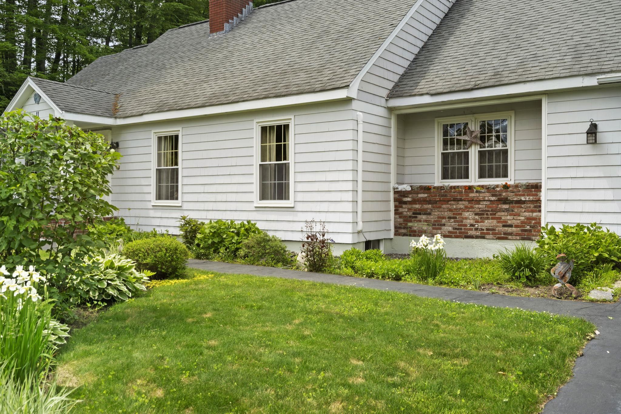 11 Dunbarton Drive Nashua, NH 03063 - Photo 7 of 45