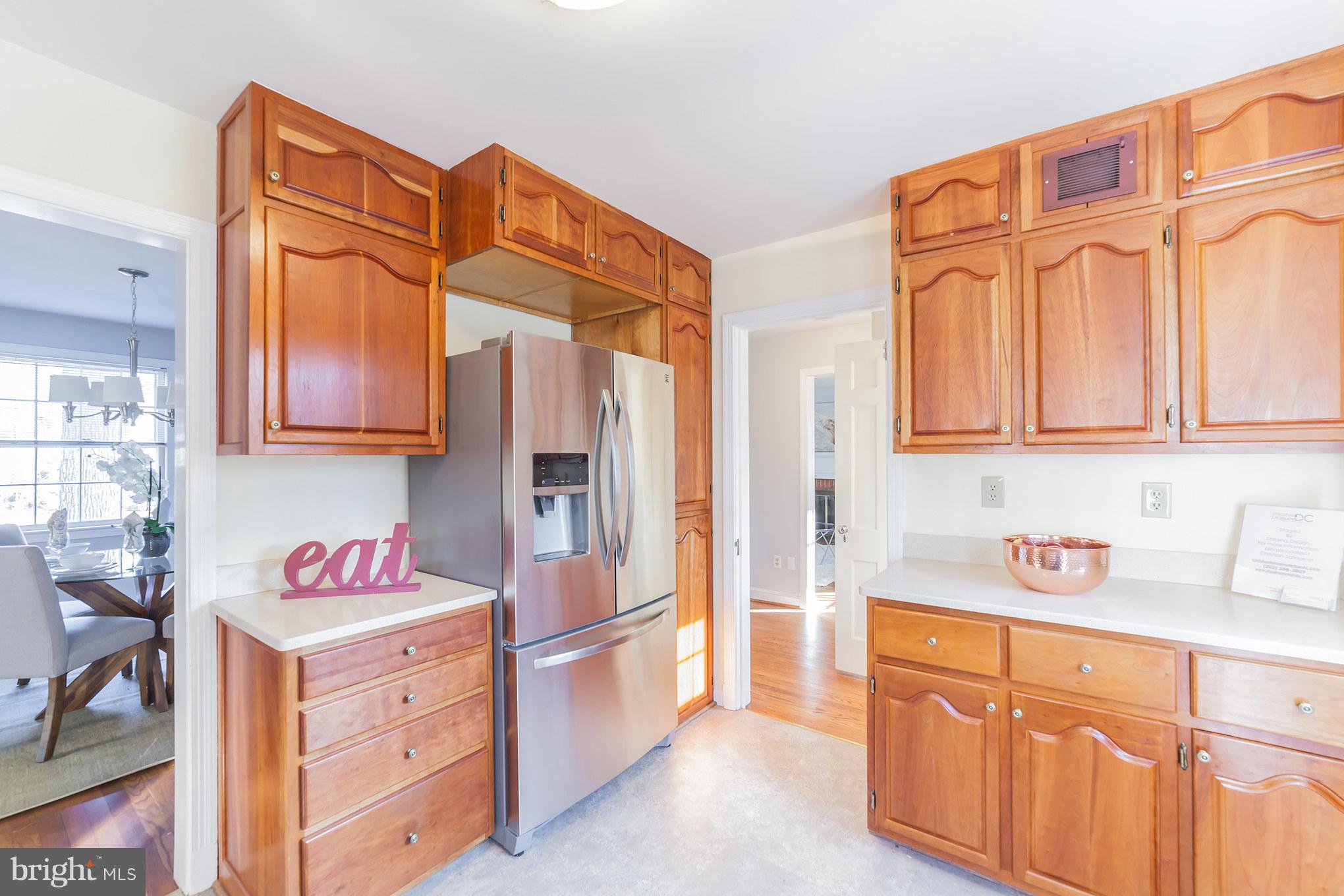 9508 St Andrews Way Silver Spring, MD 20901 - Photo 12 of 30 Kitchen towards living room