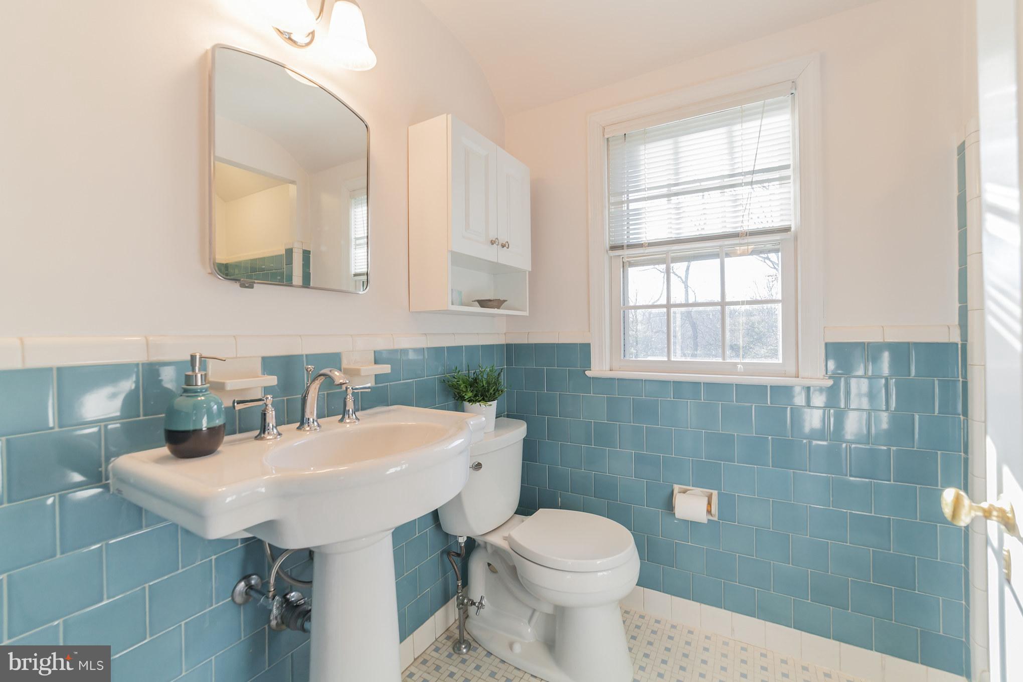 9508 St Andrews Way Silver Spring, MD 20901 - Photo 16 of 30 Full bathroom in owner's suite