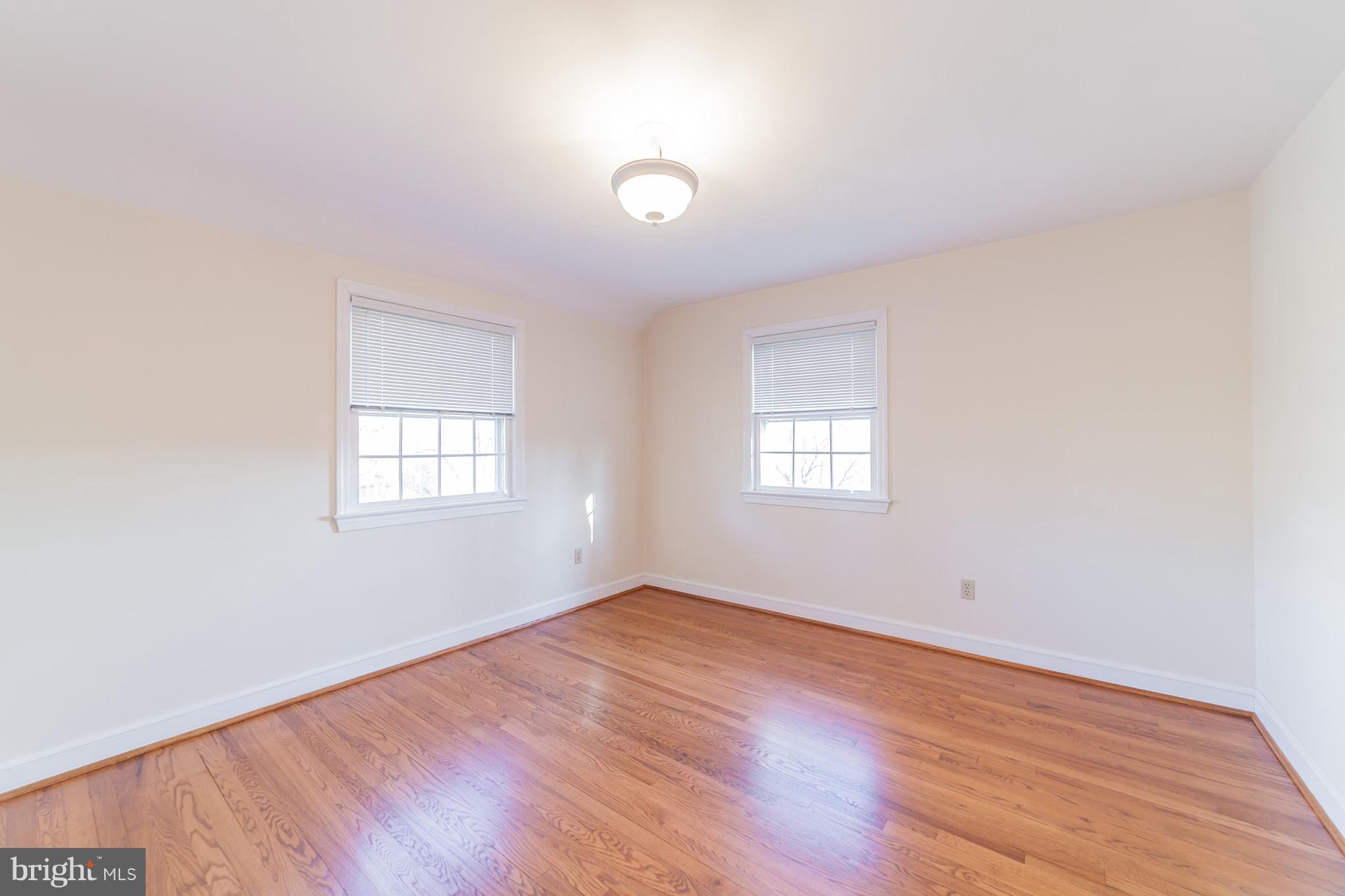 9508 St Andrews Way Silver Spring, MD 20901 - Photo 19 of 30 Bedroom 3 - upper level