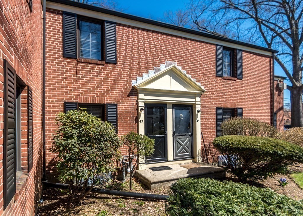43 Pierce Road, Unit 43 Watertown, MA 02472 - Photo 1 of 27 Gallery Image 1