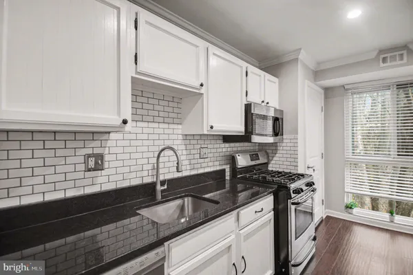 $2,200 | 5616 Bismach Drive, Unit 204, Alexandria, VA 22312