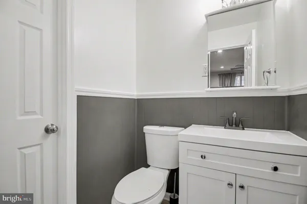 $2,200 | 5616 Bismach Drive, Unit 204, Alexandria, VA 22312