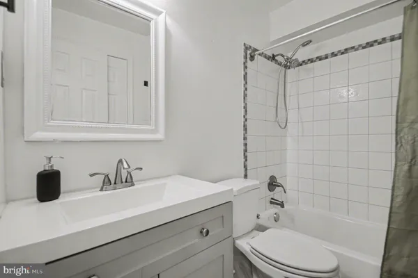 $2,200 | 5616 Bismach Drive, Unit 204, Alexandria, VA 22312