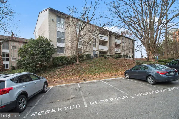 $2,200 | 5616 Bismach Drive, Unit 204, Alexandria, VA 22312