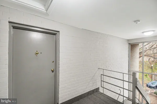 $2,200 | 5616 Bismach Drive, Unit 204, Alexandria, VA 22312