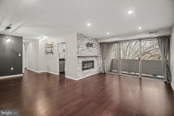 $2,200 | 5616 Bismach Drive, Unit 204, Alexandria, VA 22312