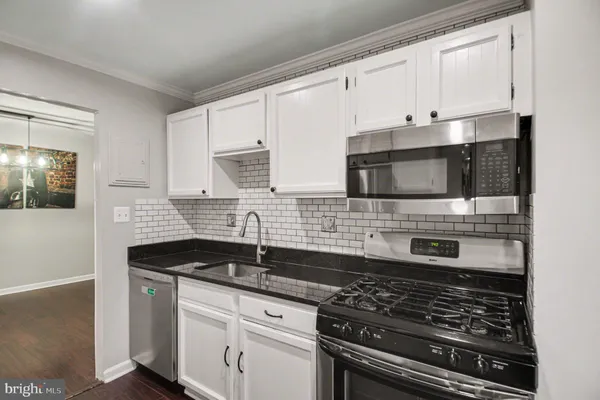 $2,200 | 5616 Bismach Drive, Unit 204, Alexandria, VA 22312