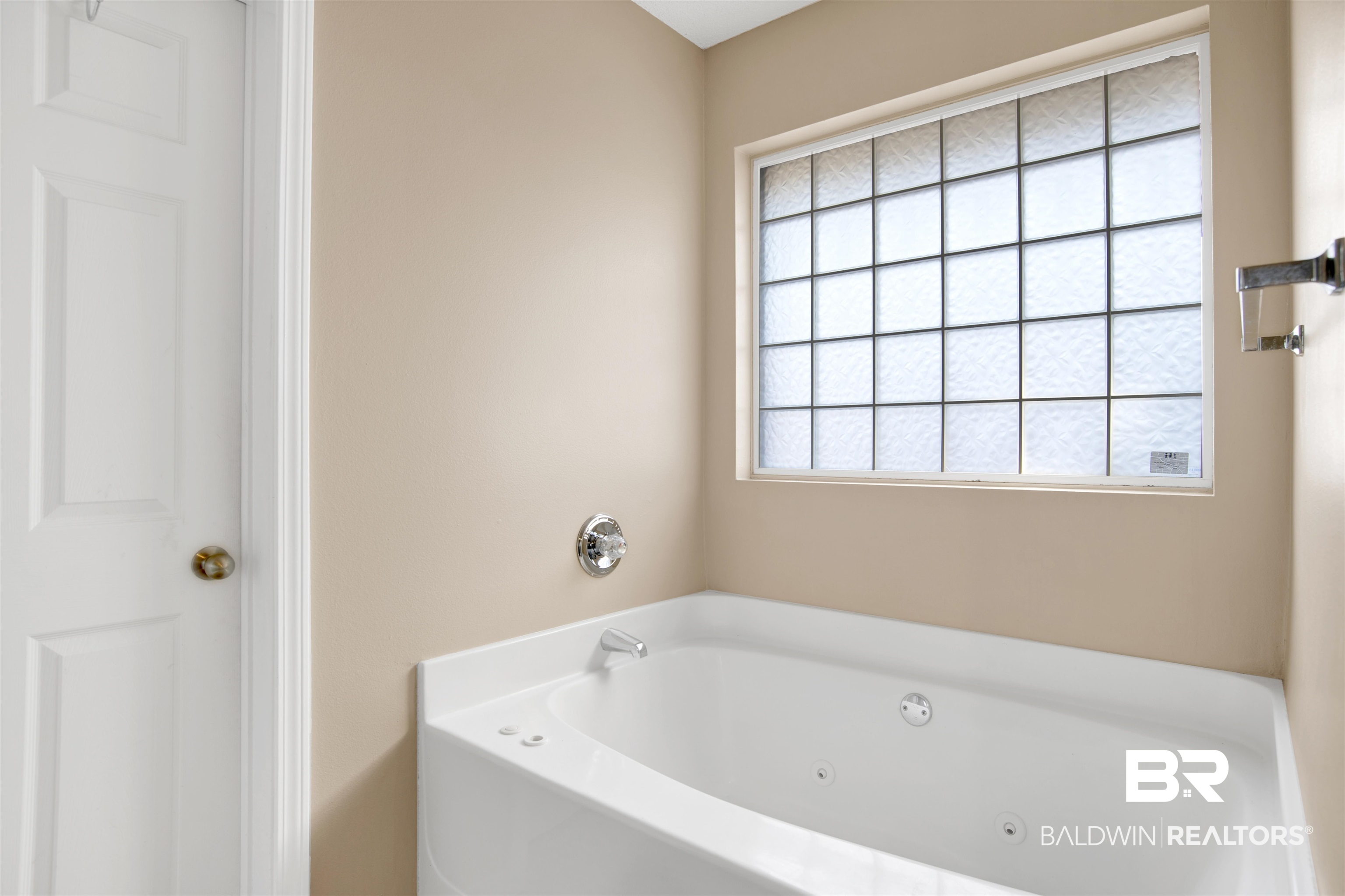 7297 Bridgemill Drive Mobile, AL 36619 - Photo 24 of 33 Bathroom with a whirlpool tub