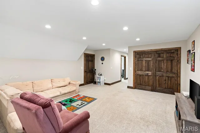 $1,050,000 | 975 Foggy Court, Washington, MO 63090