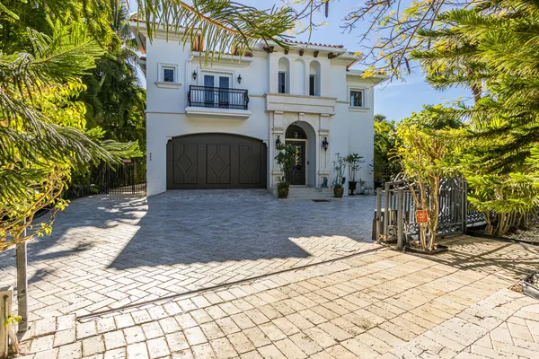 $19,950 | 860 Park Drive East, Boca Raton, FL 33432