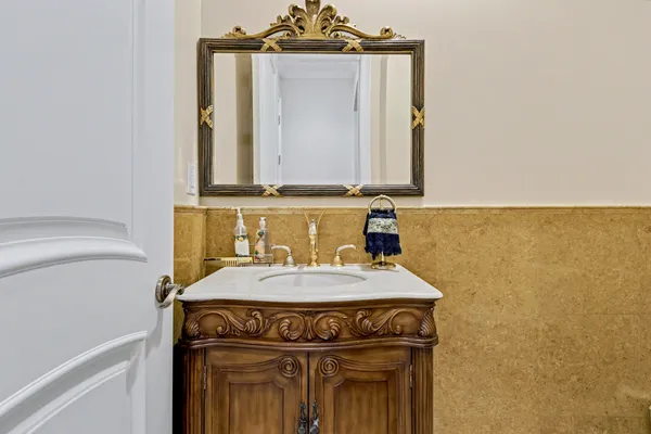 $19,950 | 860 Park Drive East, Boca Raton, FL 33432