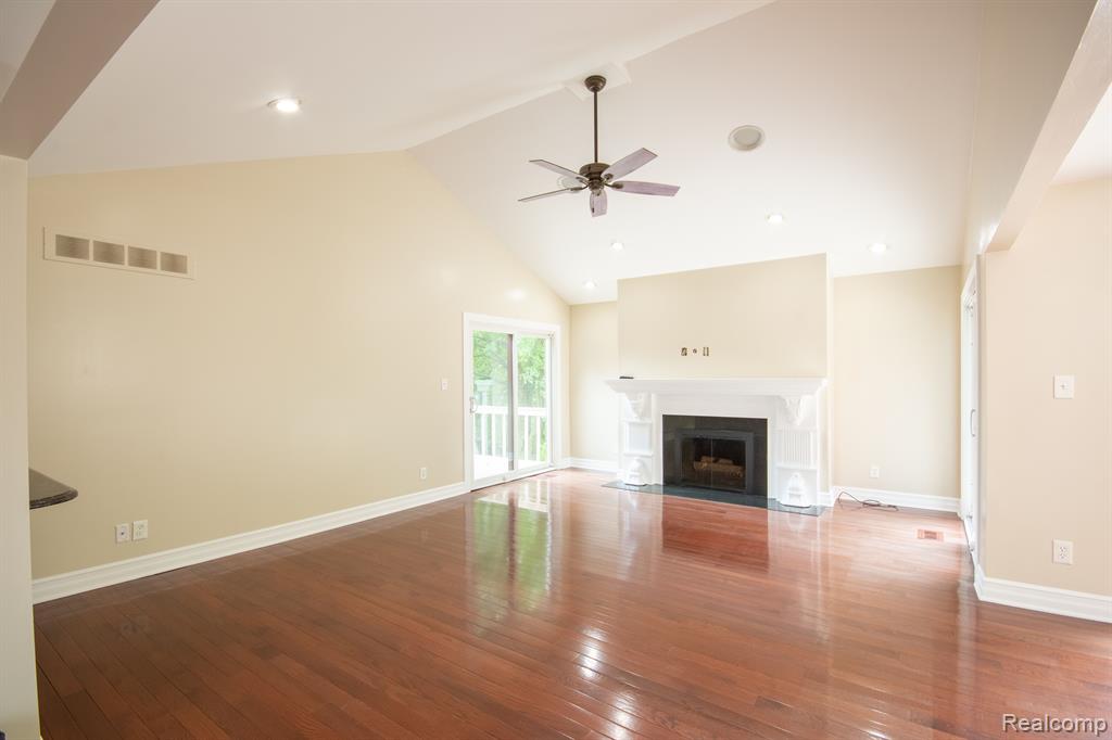 36609 Valley Ridge Drive Farmington Hills, MI 48331 - Photo 5 of 19