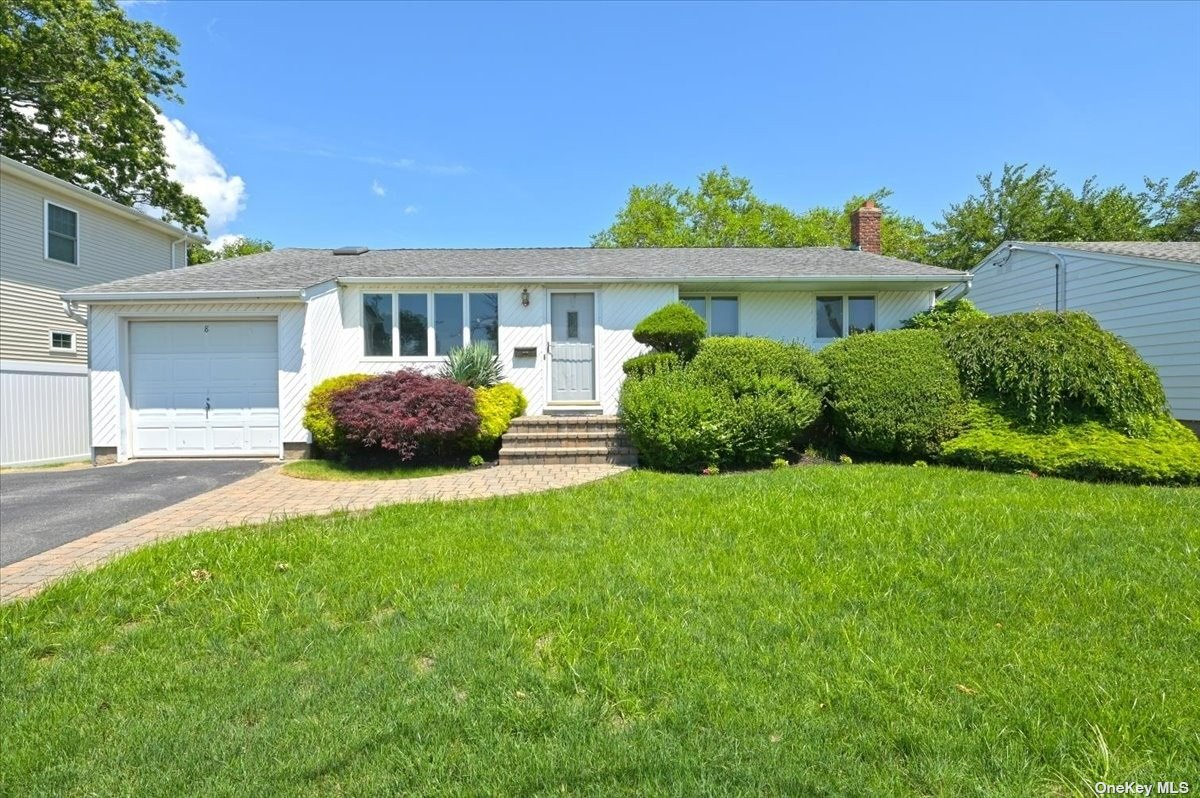 8 Lincoln Road North Plainview, NY 11803 - Photo 1 of 1 Gallery Image 1