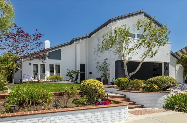$2,495,000 | 3834 Mistral Drive, Huntington Beach, CA 92649