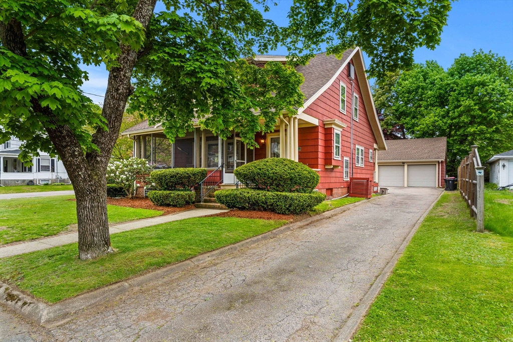 27 Lenox Street Brockton, MA 02301 - Photo 3 of 41