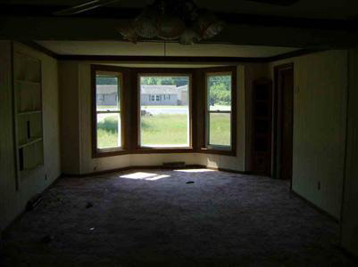 1853 Fosters Road Birch Run, MI 48415 - Photo 5 of 6 20118508-4.JPG