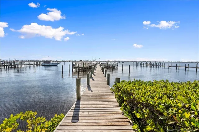 $3,800 | 625 Northwest North River Drive, Unit 205, Stuart, FL 34994