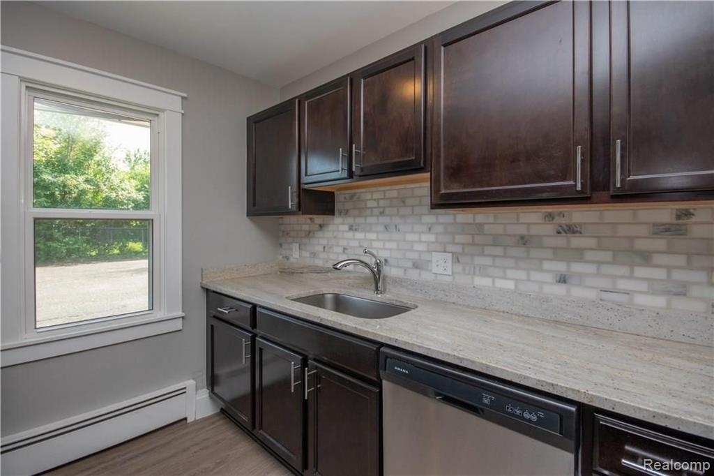 2133 Normandy Road Royal Oak, MI 48073 - Photo 5 of 15