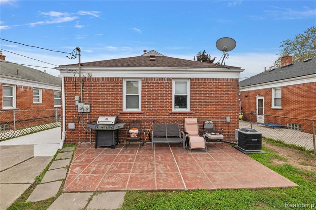 18612 Champaign Road Allen Park, MI 48101 - Photo 24 of 28 Gallery Image 24