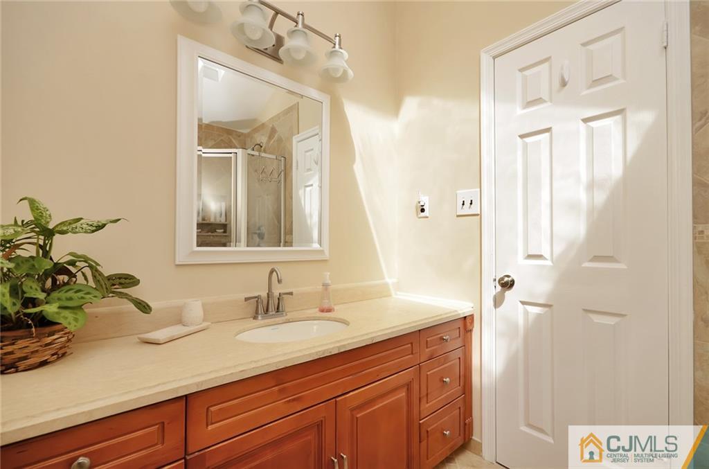 7 Kings Road Dayton, NJ 08810 - Photo 12 of 15 Gallery Image 12