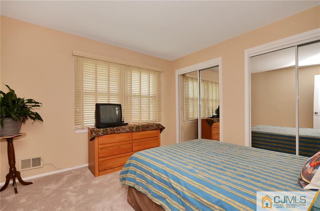 7 Kings Road Dayton, NJ 08810 - Photo 13 of 15 Gallery Image 13
