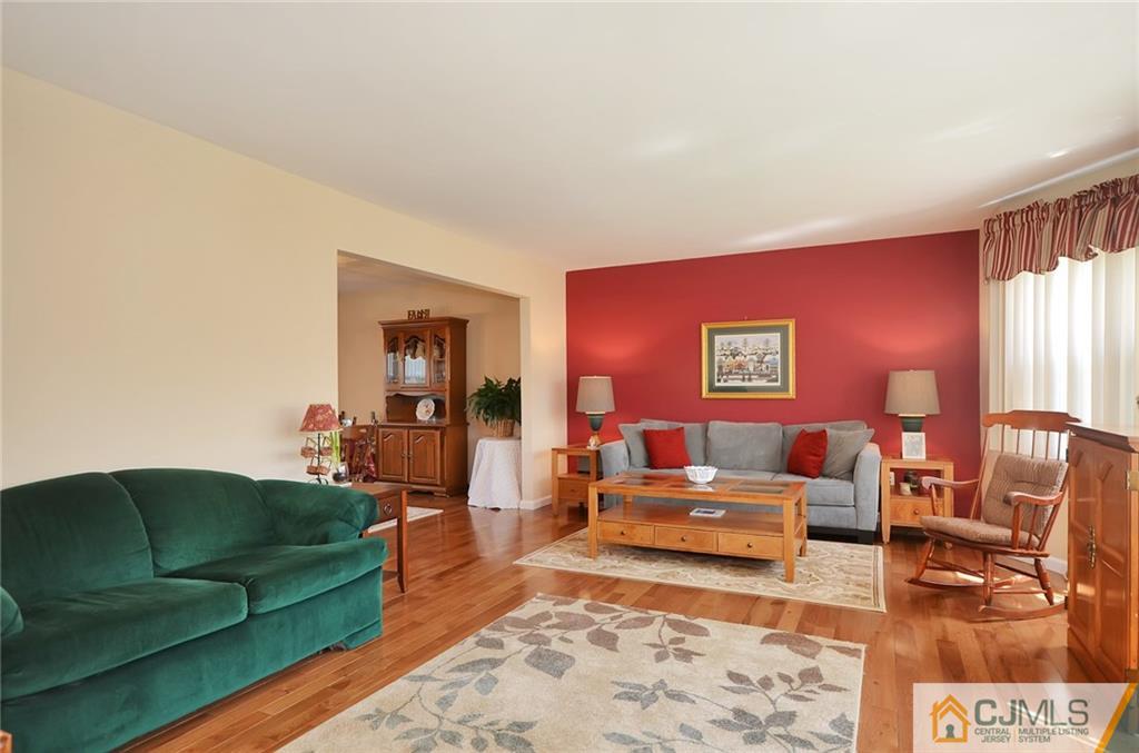 7 Kings Road Dayton, NJ 08810 - Photo 4 of 15 Gallery Image 4