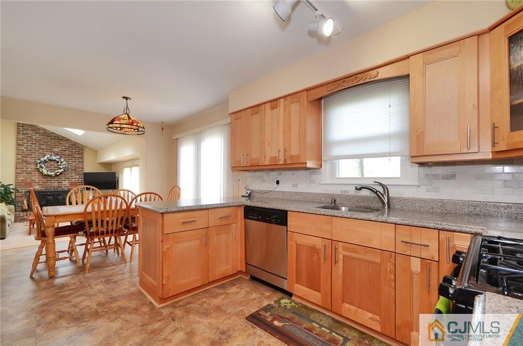 7 Kings Road Dayton, NJ 08810 - Photo 7 of 15 Gallery Image 7