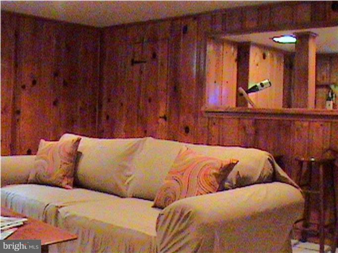 124 Stanmore Road Baltimore, MD 21212 - Photo 8 of 15 Family Room