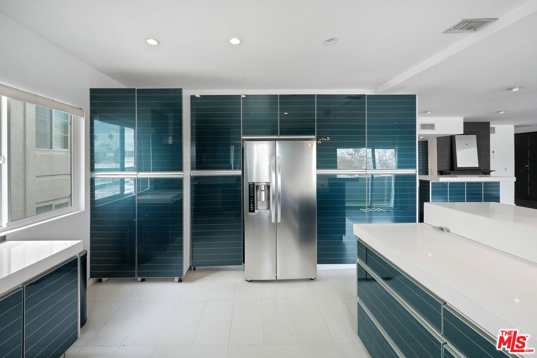 825 Le Doux Road, Unit 303 Los Angeles, CA 90035 - Photo 7 of 18