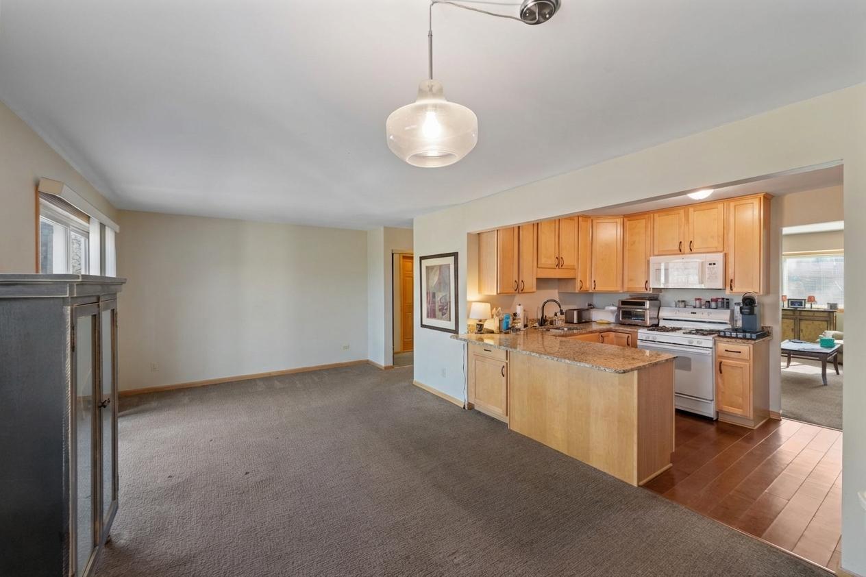 304 Pondridge Circle Wayzata, MN 55391 - Photo 5 of 21