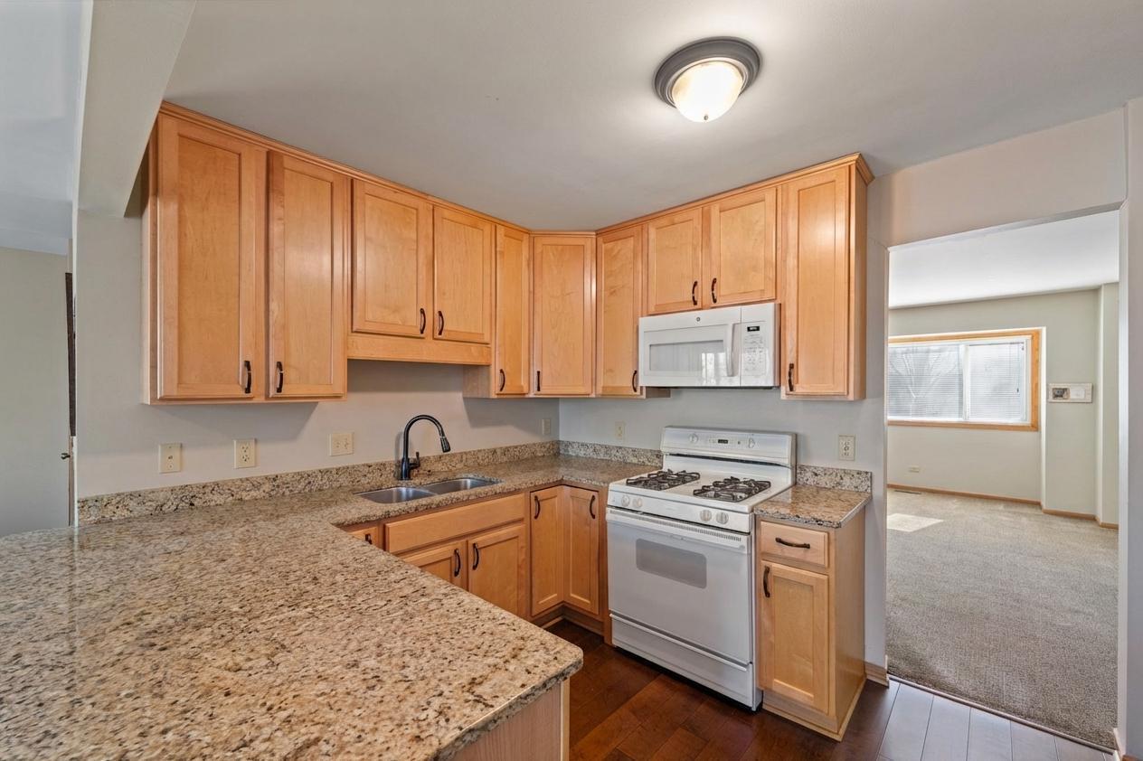 304 Pondridge Circle Wayzata, MN 55391 - Photo 6 of 21