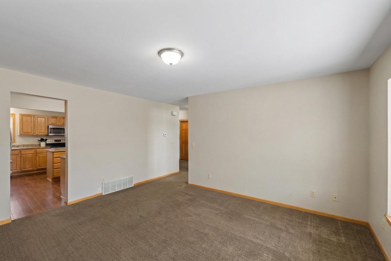 304 Pondridge Circle Wayzata, MN 55391 - Photo 9 of 21