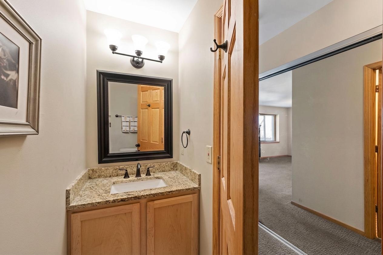 304 Pondridge Circle Wayzata, MN 55391 - Photo 10 of 21
