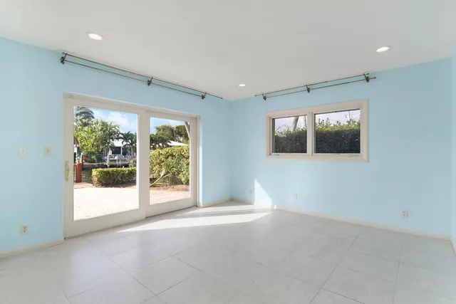 $3,100,000 | 3040 Northeast 40th Street, Fort Lauderdale, FL 33308