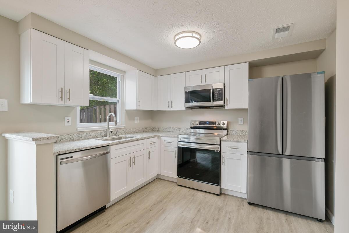 522 Riggs Court Frederick, MD 21703 - Photo 10 of 30 Stainless-Steel Appliances