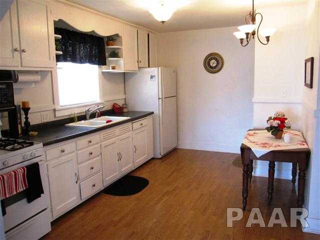 1504 South 14th Street Pekin, IL 61554 - Photo 5 of 10