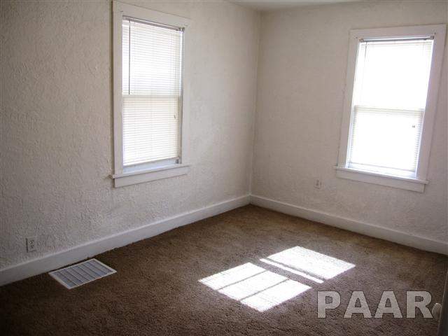 1504 South 14th Street Pekin, IL 61554 - Photo 8 of 10