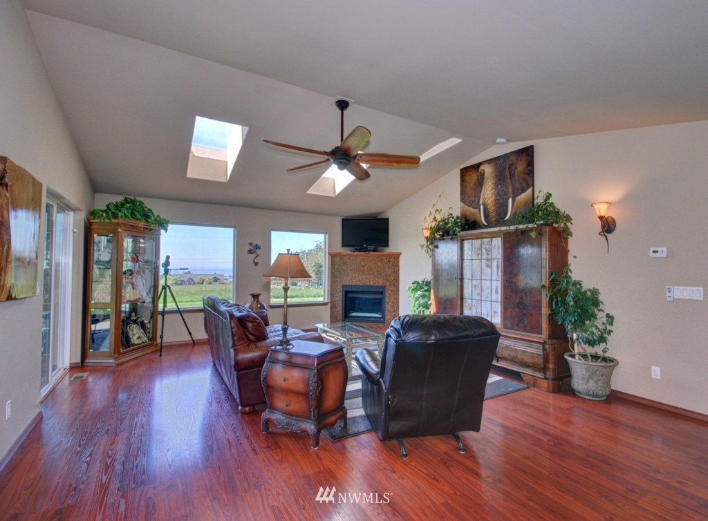1636 Swantown Road Oak Harbor, WA 98277 - Photo 6 of 15 Gallery Image 6
