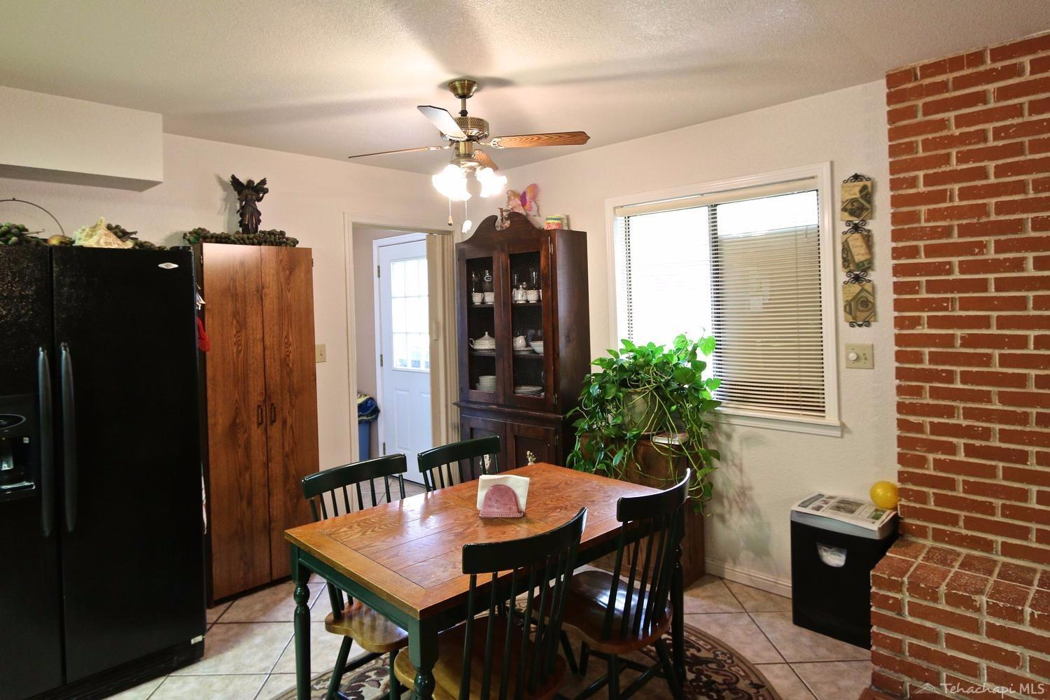 29401 Fawn Way Tehachapi, CA 93561 - Photo 21 of 38 Gallery Image 21