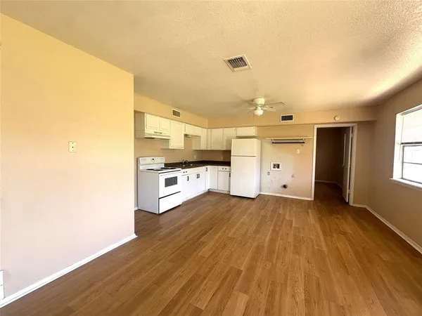$1,100 | 1808 Spring Lake West, Brownwood, TX 76801