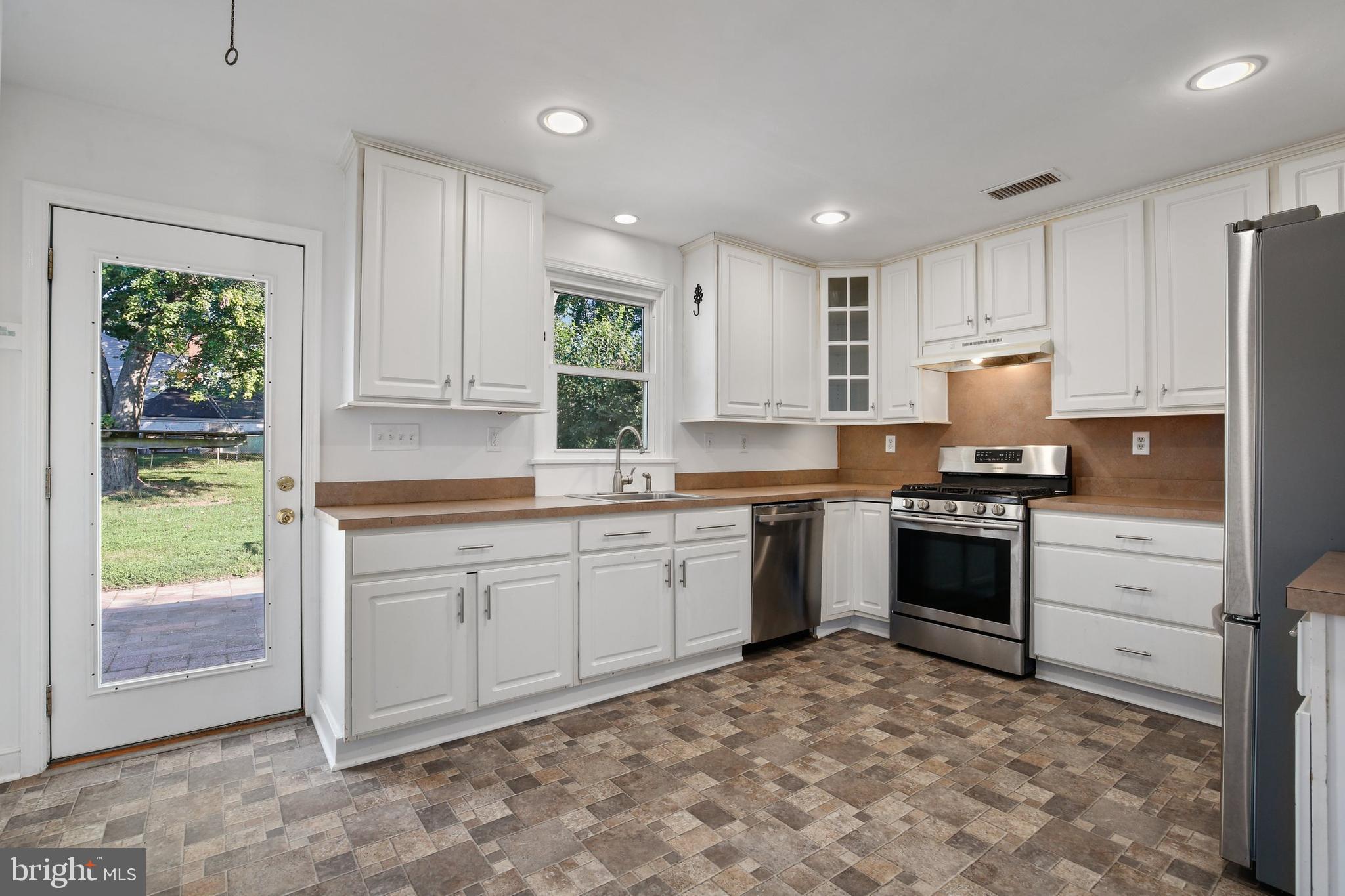 2727 Terrapin Road Silver Spring, MD 20906 - Photo 10 of 32